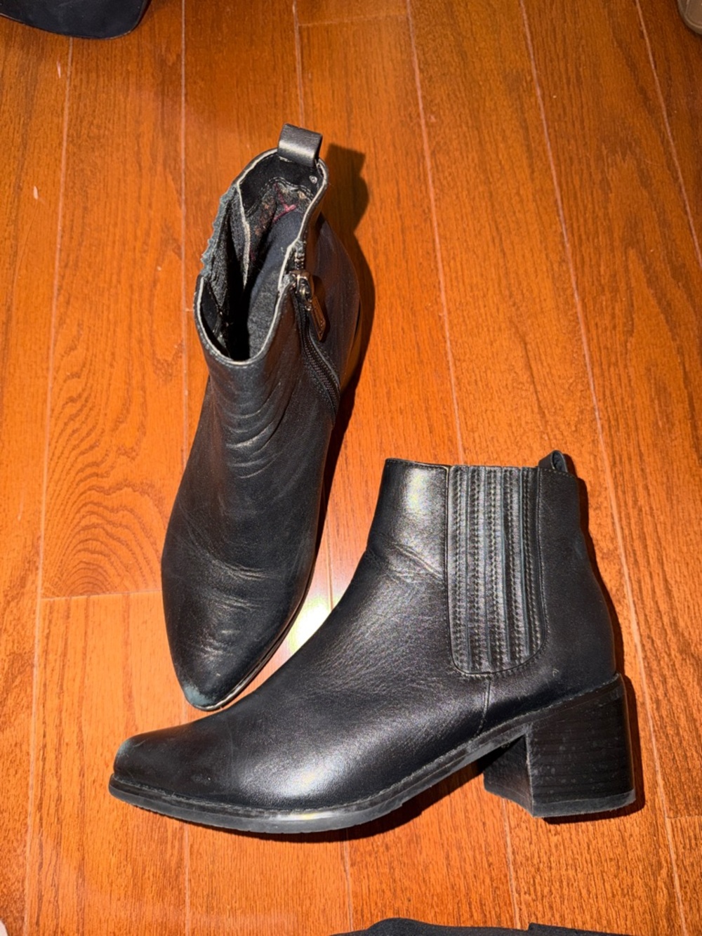 Blondo Black Leather waterproof Ankle Booties